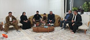 دیدار شبانه و صمیمانه با خانواد‌ه‌های معظم شهدای جنگ رمضان در سردشت