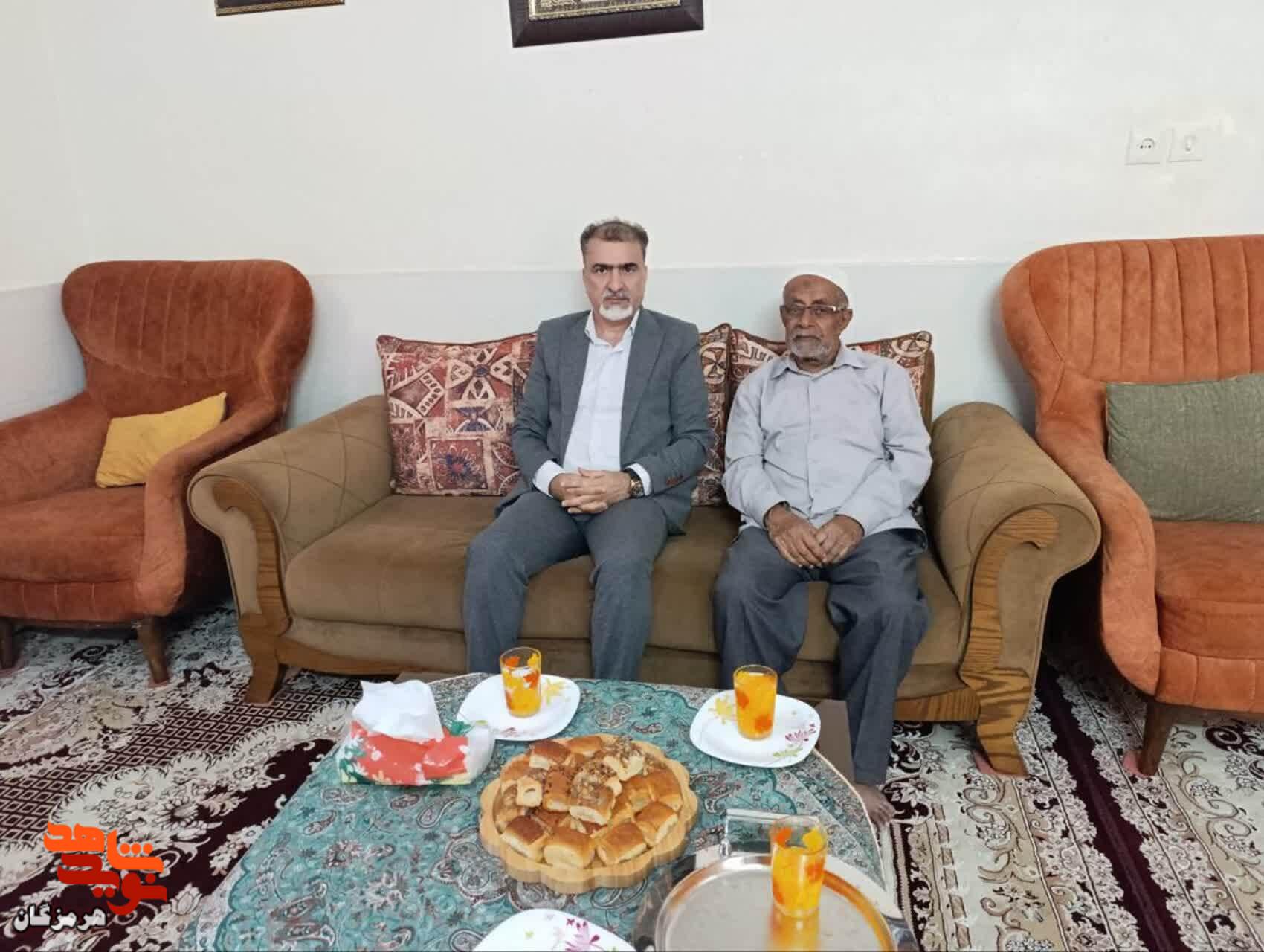 تجدید میثاق با خانواده شهید «محمد رضایی قشمی» در قشم تجدید میثاق با خانواده شهید «محمد رضایی قشمی» در قشم