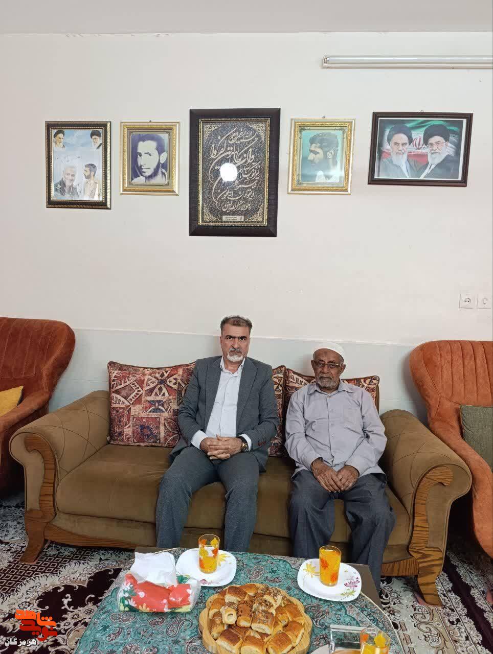 تجدید میثاق با خانواده شهید «محمد رضایی قشمی» در قشم تجدید میثاق با خانواده شهید «محمد رضایی قشمی» در قشم