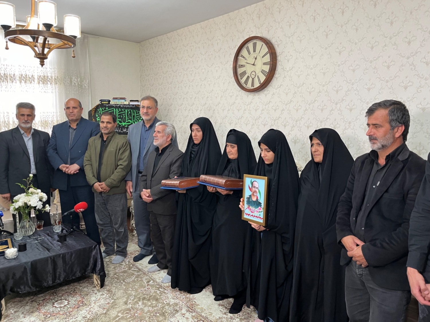 شهدا سند اصالت انقلاب و الگوی ماندگار آیندگان هستند شهدا سند اصالت انقلاب و الگوی ماندگار آیندگان هستند