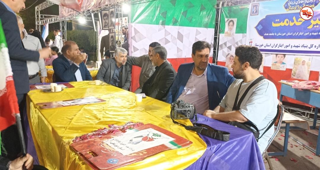 گزارش تصویری/ برگزاری میز خدمت در غرفههای فرهنگی پردیس «سلام شهید» در اهواز گزارش تصویری/ برگزاری میز خدمت در غرفههای فرهنگی پردیس «سلام شهید» در اهواز