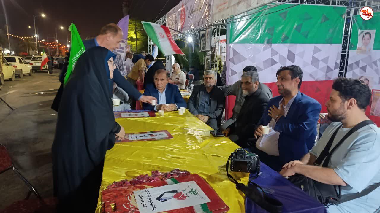 گزارش تصویری/ برگزاری میز خدمت در غرفههای فرهنگی پردیس «سلام شهید» در اهواز گزارش تصویری/ برگزاری میز خدمت در غرفههای فرهنگی پردیس «سلام شهید» در اهواز