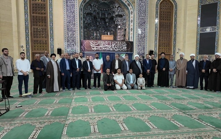 ما در برابر دشمنان سر خم نمیکنیم ما در برابر دشمنان سر خم نمیکنیم