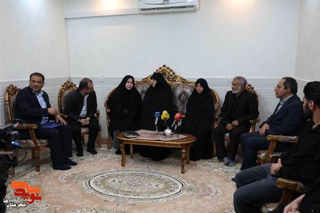 معاون تعاون و امور اجتماعی بنیاد شهید و امور ایثارگران با خانواده شهیدان محتشم در قرچک دیدار کرد