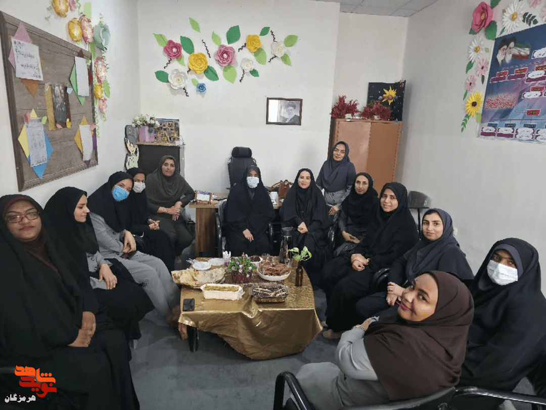 پیکر سوخته معلم مینابی که با دانش آموزی در آغوش پیدا شد پیکر سوخته معلم مینابی که با دانش آموزی در آغوش پیدا شد