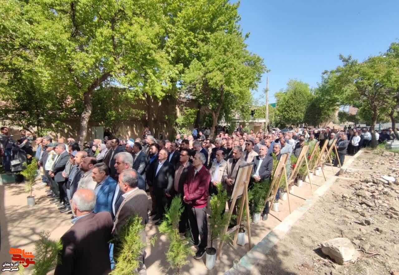برگزاری مراسم «یاد بود» و نثار فاتحه و گلباران مکان شهادت شهدای جنگ تحمیلی رمضان بوکان