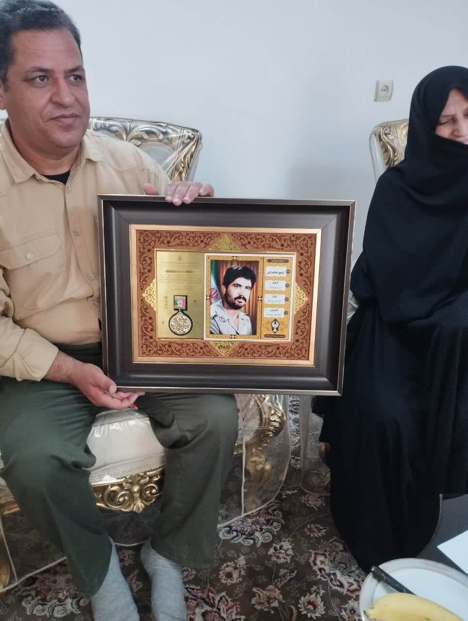 دیدار فرماندهان ارتش با خانواده شهید غریب اسارت در خراسان رضوی دیدار فرماندهان ارتش با خانواده شهید غریب اسارت در خراسان رضوی