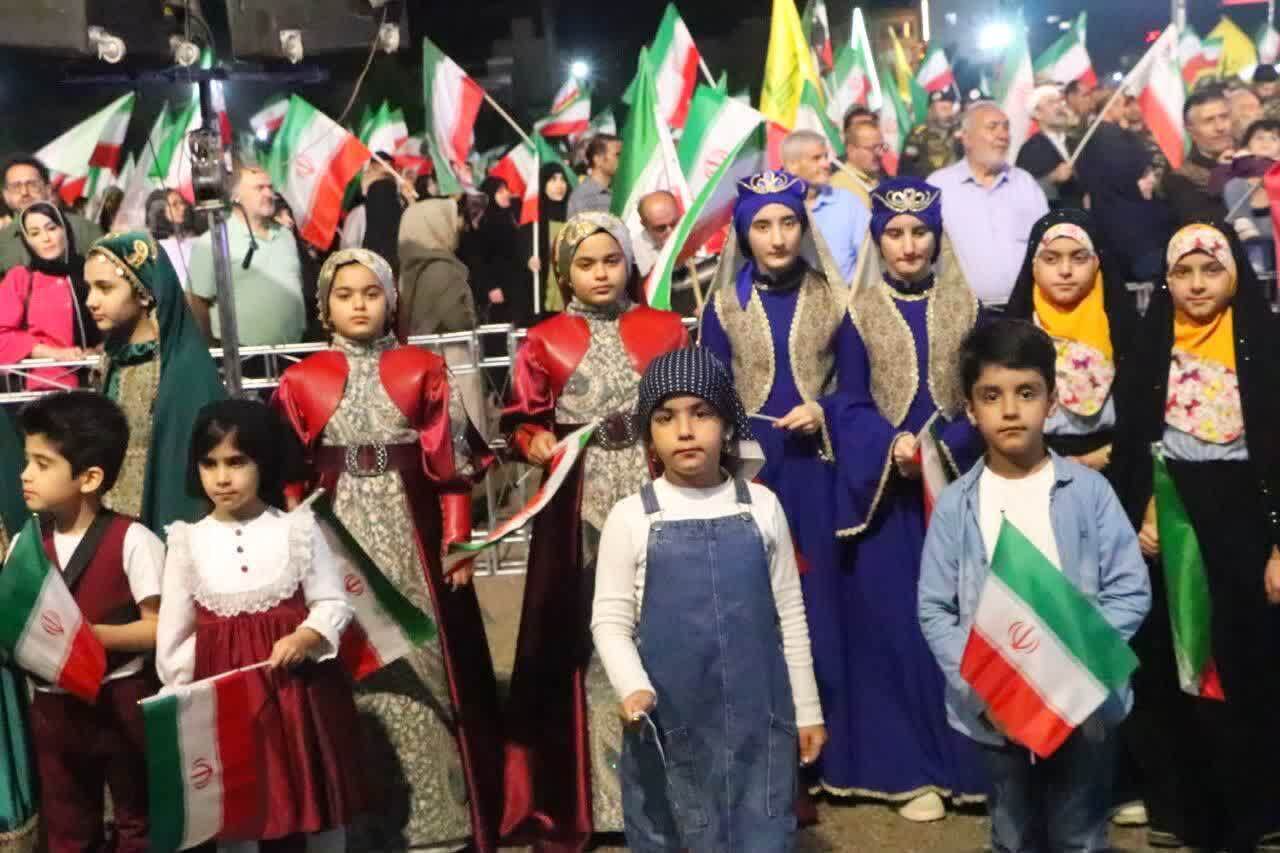 مصلای بزرگ قزوین؛ میعادگاه کودکان با شهدا مصلای بزرگ قزوین؛ میعادگاه کودکان با شهدا