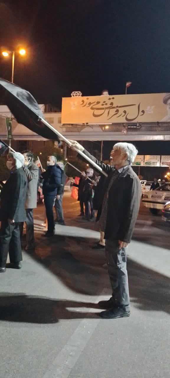 حضور فعال خادمان شهدای غریب فارس در بیعت با رهبری و حمایت از جبهههای سهگانه دفاع حضور فعال خادمان شهدای غریب فارس در بیعت با رهبری و حمایت از جبهههای سهگانه دفاع