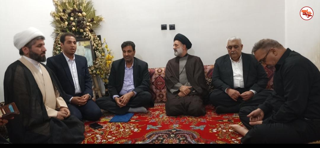 گزارش تصویری/ دیدار نماینده ولی فقیه در بنیاد شهید با ۴ خانواده شهید جنگ رمضان در شوش و کرخه