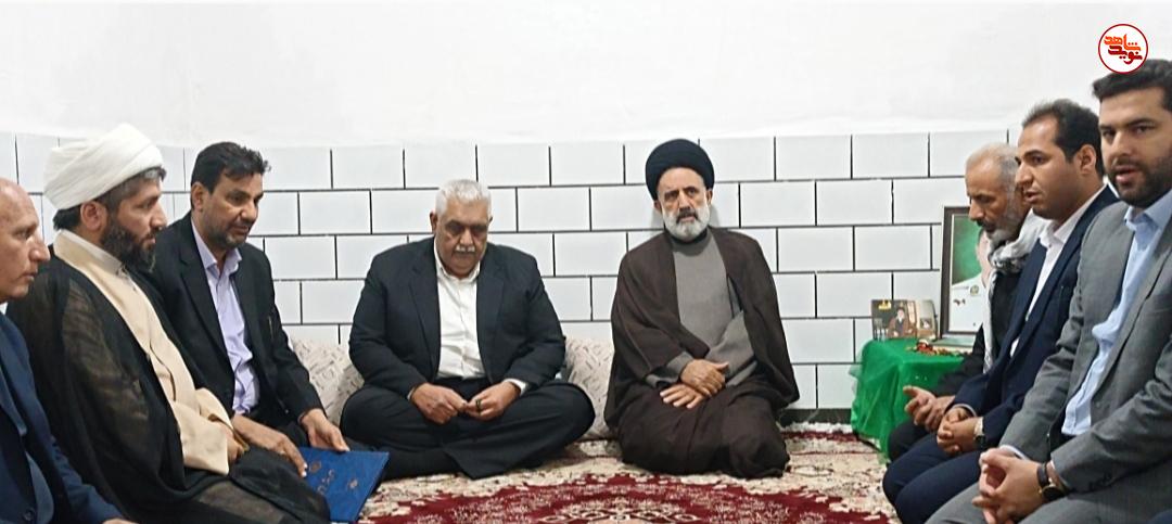 گزارش تصویری/ دیدار نماینده ولی فقیه در بنیاد شهید با ۴ خانواده شهید جنگ رمضان در شوش و کرخه