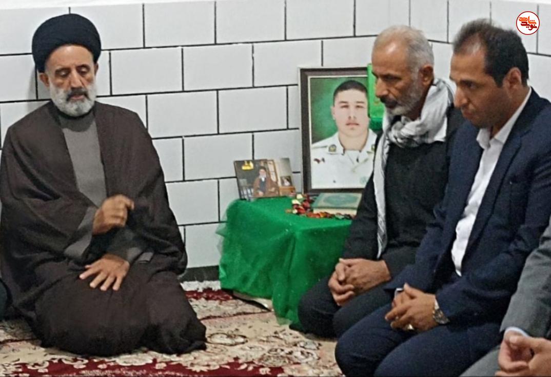 گزارش تصویری/ دیدار نماینده ولی فقیه در بنیاد شهید با ۴ خانواده شهید جنگ رمضان در شوش و کرخه