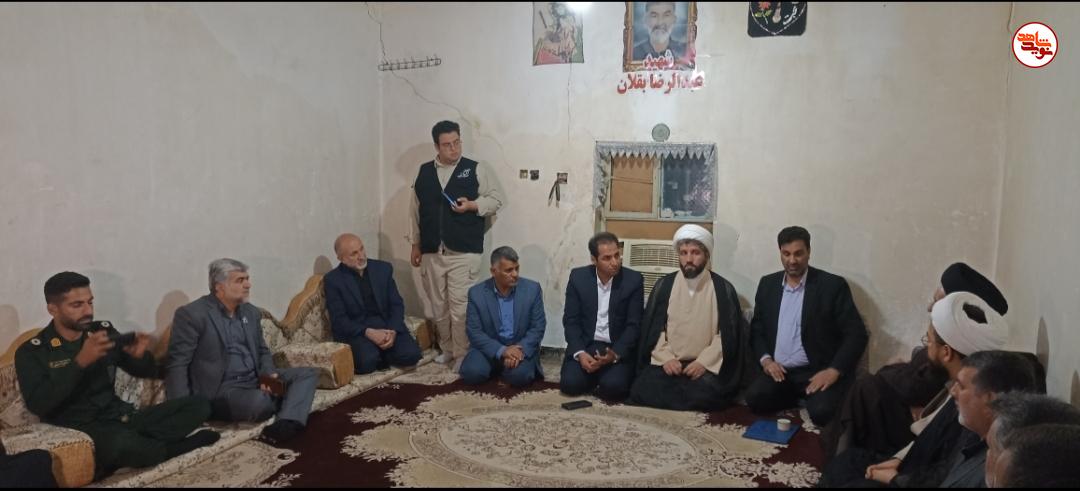 گزارش تصویری/ دیدار نماینده ولی فقیه در بنیاد شهید با ۴ خانواده شهید جنگ رمضان در شوش و کرخه