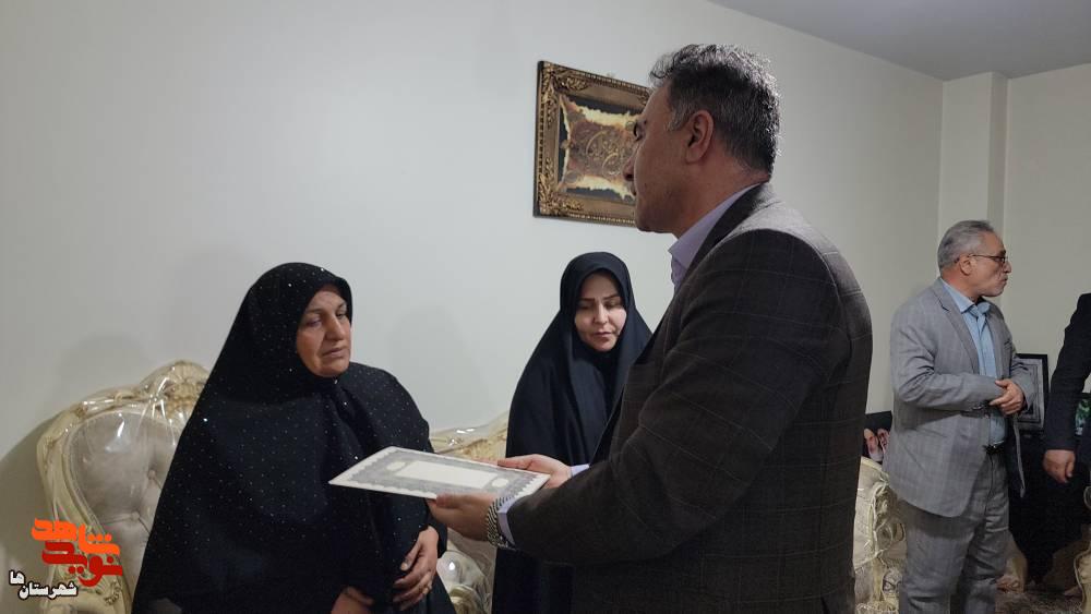 مدیرکل اشتغال بنیاد شهید با خانواده شهدای جنگ رمضان شهریار دیدار کرد مدیرکل اشتغال بنیاد شهید با خانواده شهدای جنگ رمضان شهریار دیدار کرد