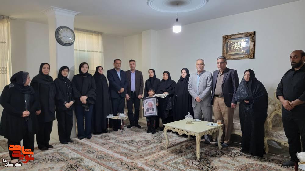 مدیرکل اشتغال بنیاد شهید با خانواده شهدای جنگ رمضان شهریار دیدار کرد مدیرکل اشتغال بنیاد شهید با خانواده شهدای جنگ رمضان شهریار دیدار کرد