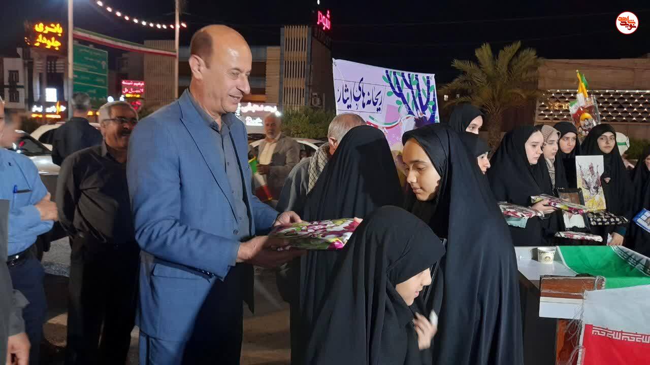 گزارش تصویری/ تجلیل از دختران شهدا به مناسبت روز دختر در غرفه‌های فرهنگی پردیس «سلام شهید» در اهواز