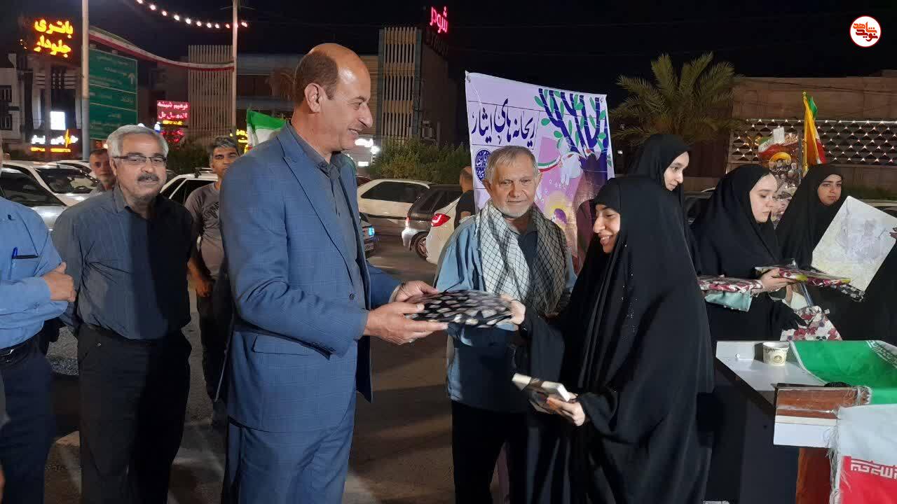گزارش تصویری/ تجلیل از دختران شهدا به مناسبت روز دختر در غرفه‌های فرهنگی پردیس «سلام شهید» در اهواز