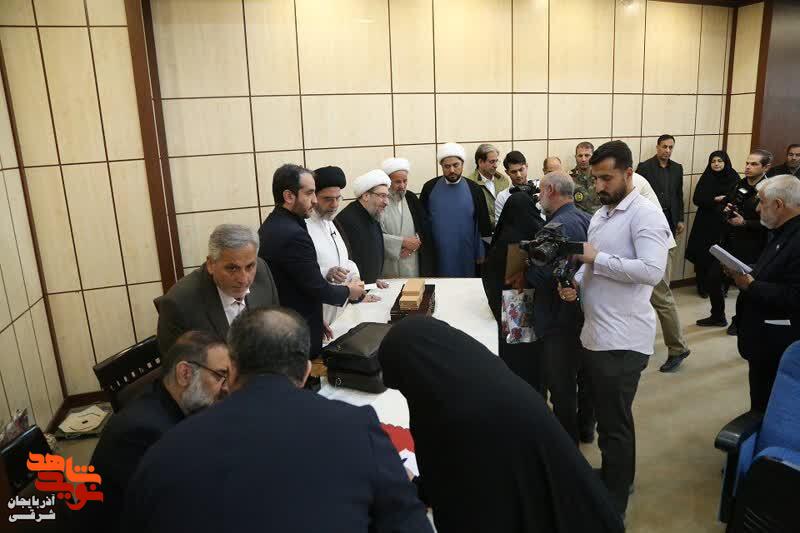 برگزاری آیین تجلیل از خانوادههای معظم شهدای جنگ تحمیلی رمضان در تبریز برگزاری آیین تجلیل از خانوادههای معظم شهدای جنگ تحمیلی رمضان در تبریز