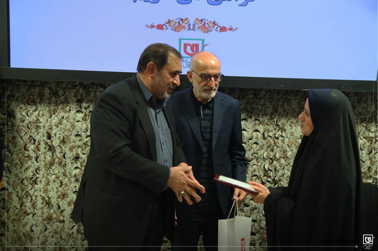 تکریم مدیران موزه ملی انقلاب اسلامی؛ تقدیر از کسانی که در مسیر حفظ تاریخ انقلاب گام برداشتهاند تکریم مدیران موزه ملی انقلاب اسلامی؛ تقدیر از کسانی که در مسیر حفظ تاریخ انقلاب گام برداشتهاند