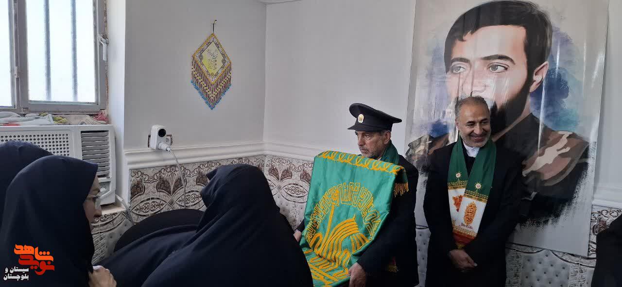 تکریم خانواده های معظم ۵ شهید گرانقدر با حضور خادمان حرم رضوی در بزمان تکریم خانواده های معظم ۵ شهید گرانقدر با حضور خادمان حرم رضوی در بزمان