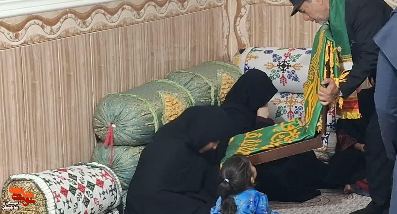 خادمان حرم امام رضا(علیه السلام) مهمان خانواده شهیدان جنگ تحمیلی سوم در بمپور