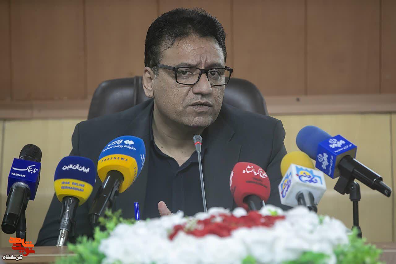بنیادشهید کرمانشاه از ارائه طرح المان برای شهدای کهریزی و جانباز «حسین محمدی» درجنگ رمضان حمایت میکند بنیادشهید کرمانشاه از ارائه طرح المان برای شهدای کهریزی و جانباز «حسین محمدی» درجنگ رمضان حمایت میکند