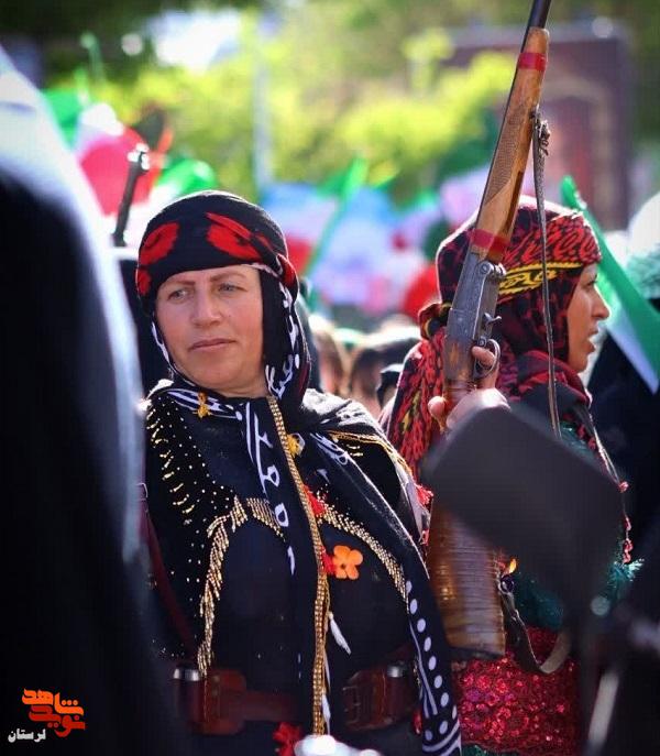 رژه دختران جان فدای ایران در بروجرد
