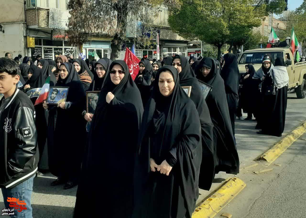 اجتماع و رزمایش بزرگ اقتدار بانوان و دختران جان فدای ایران اجتماع و رزمایش بزرگ اقتدار بانوان و دختران جان فدای ایران