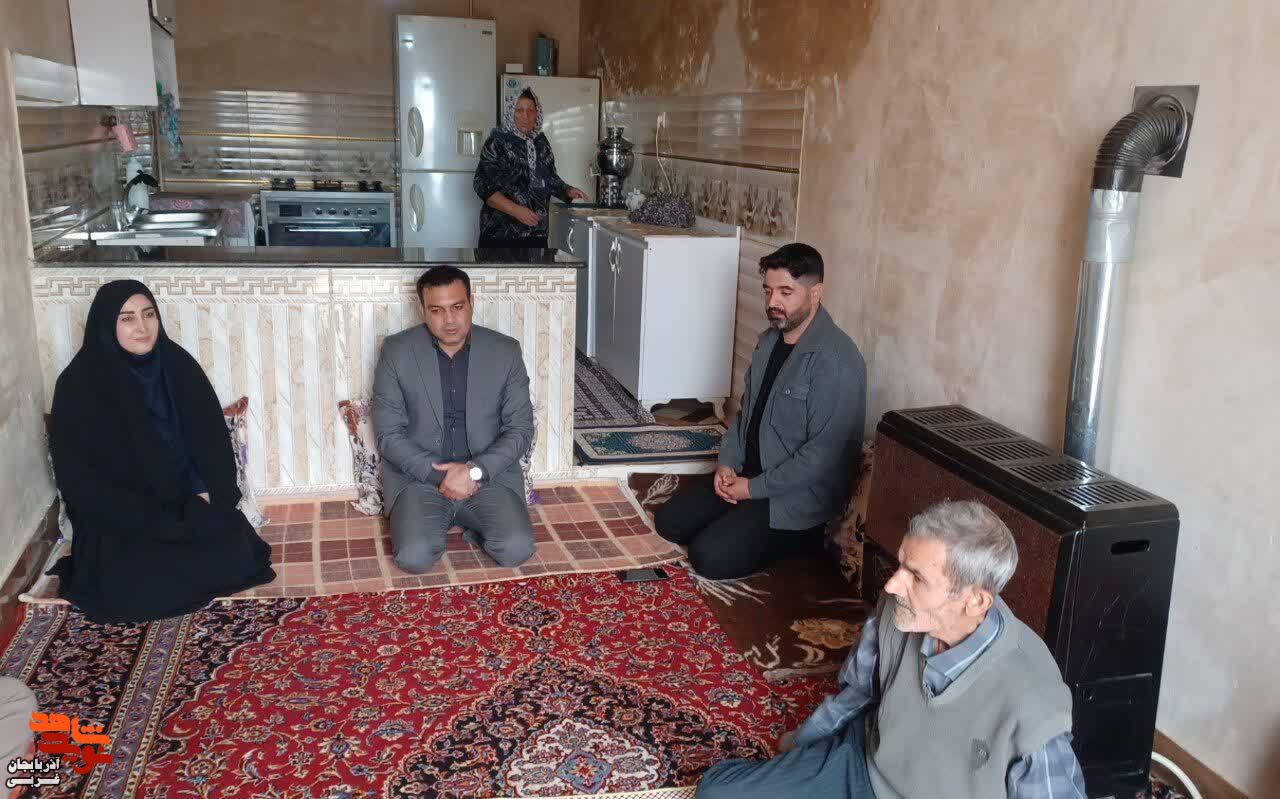 تکریم خانوادههای معظم شهدا باحضور فرماندار شهرستان باروق تکریم خانوادههای معظم شهدا باحضور فرماندار شهرستان باروق