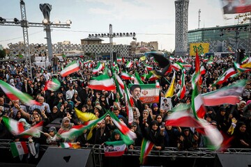 عاشقانه مردم در مسیر امام رضایی‌ها/تجدید بیعت مردم با رهبر انقلاب
