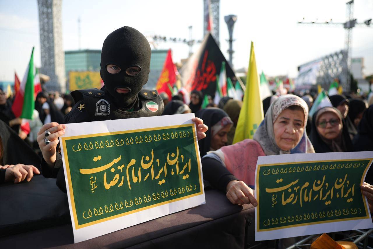 اجتماع بزرگ امام رضایی‌ها در میدان انقلاب تهران /تصاویر