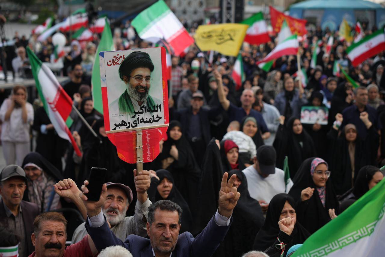 اجتماع بزرگ امام رضایی‌ها در میدان انقلاب تهران /تصاویر