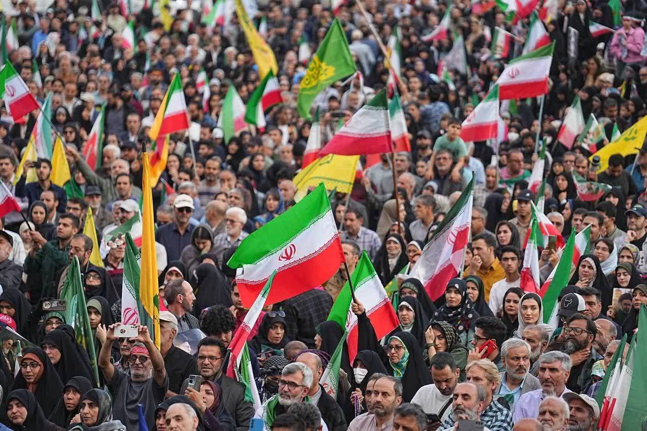 اجتماع بزرگ امام رضایی‌ها در میدان انقلاب تهران /تصاویر