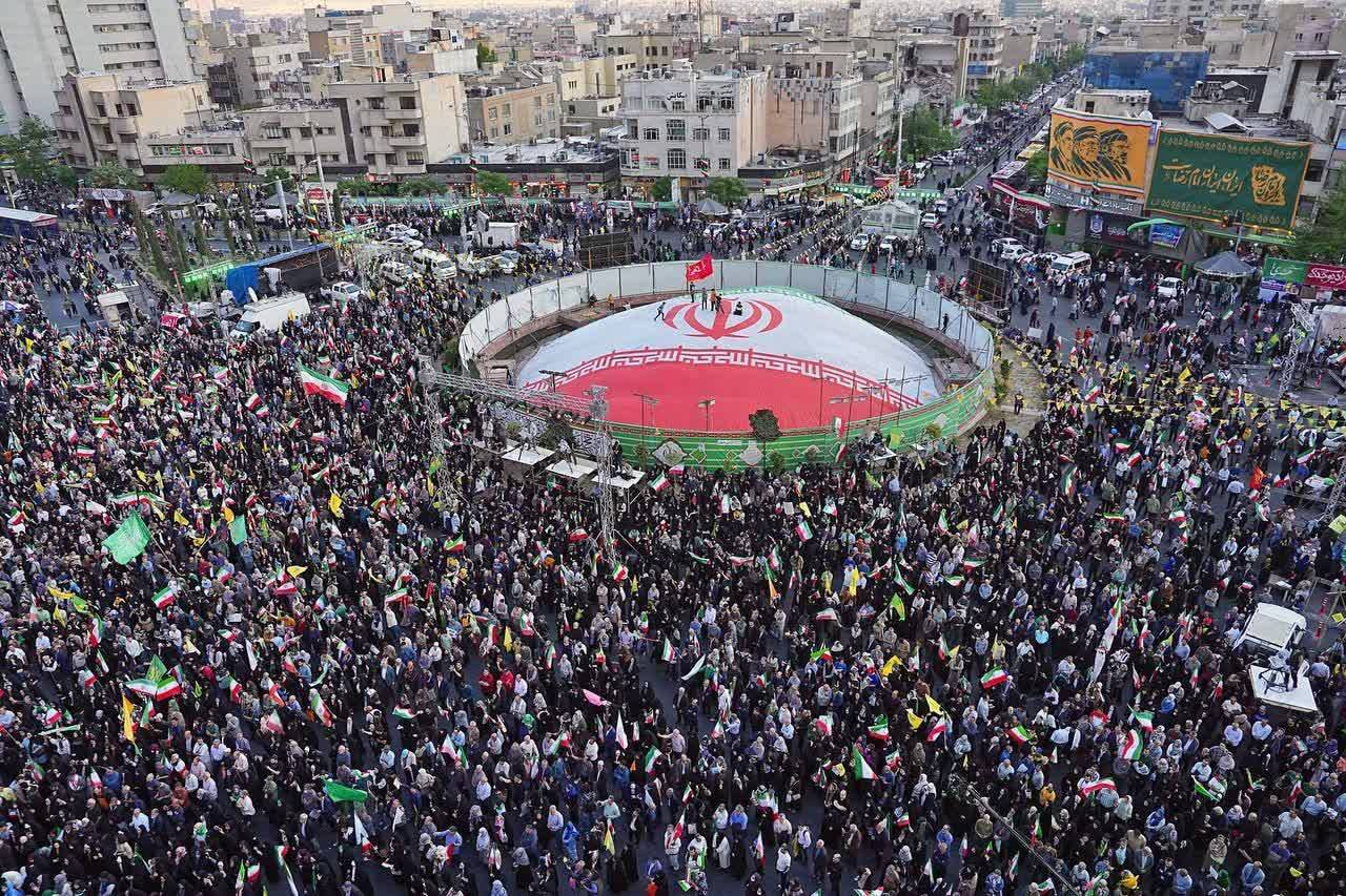اجتماع بزرگ امام رضایی‌ها در میدان انقلاب تهران /تصاویر