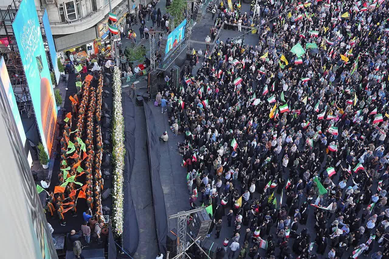 اجتماع بزرگ امام رضایی‌ها در میدان انقلاب تهران /تصاویر