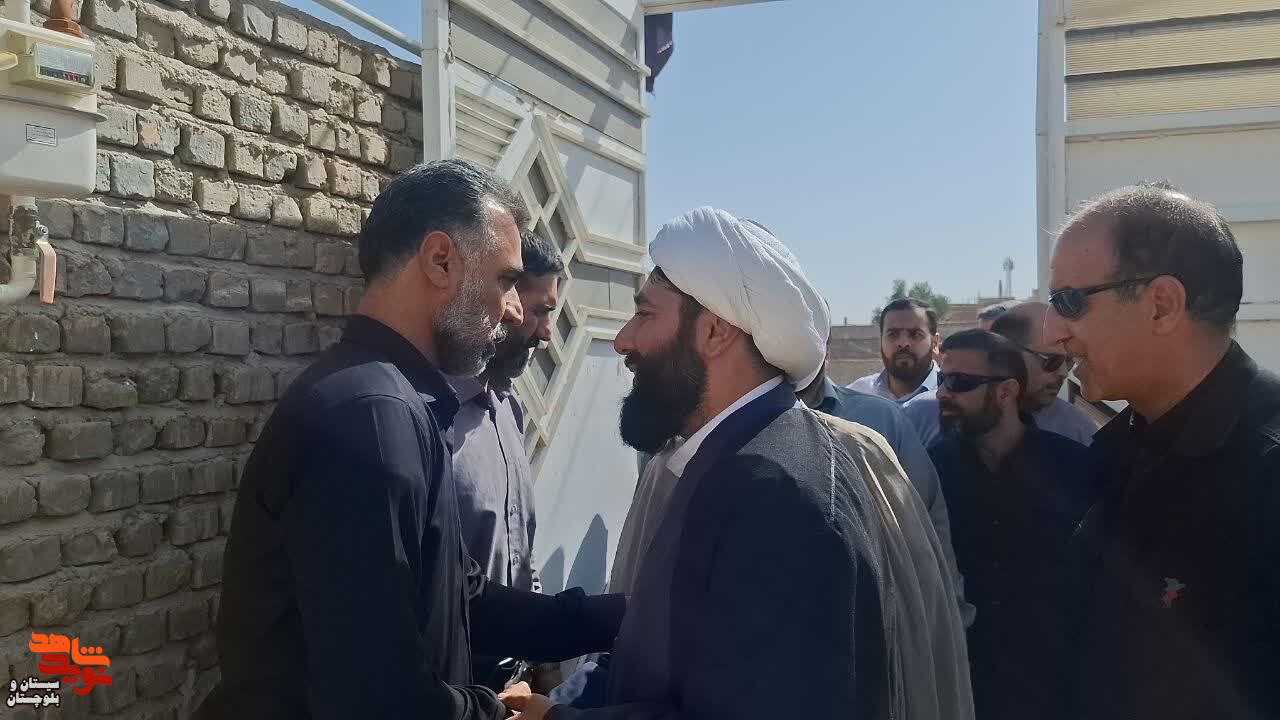 تجلیل ویژه از ایثارگریهای خانواده شهدای رمضان در زابل تجلیل ویژه از ایثارگریهای خانواده شهدای رمضان در زابل