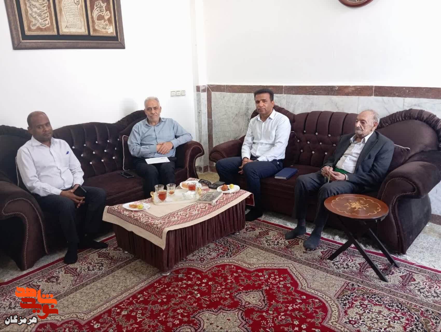 دیدار و تکریم از سادات خانواده شهدا و ایثارگران در قشم دیدار و تکریم از سادات خانواده شهدا و ایثارگران در قشم