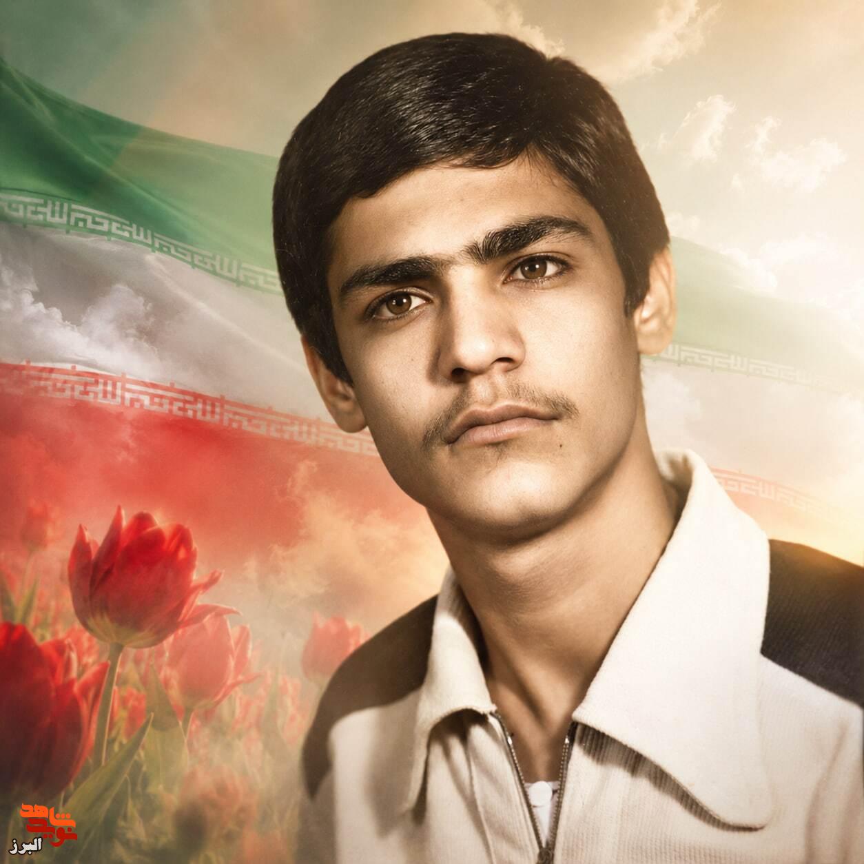 وصیت شهید حسین احمدی: «حفظ دستاوردهای انقلاب حتی از جان و فرزند بالاتر است» وصیت شهید حسین احمدی: «حفظ دستاوردهای انقلاب حتی از جان و فرزند بالاتر است»
