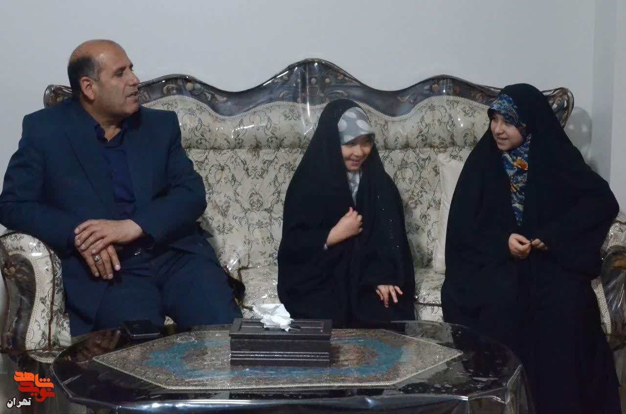 خانوادههای شهدا پرچمداران حقیقی ایثار و صبر در جامعه هستند خانوادههای شهدا پرچمداران حقیقی ایثار و صبر در جامعه هستند