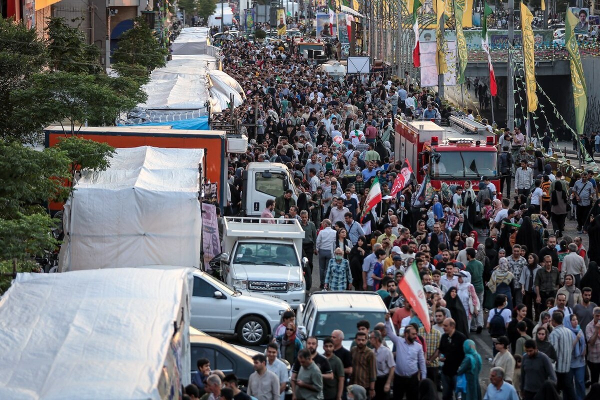 جشن ۱۰ کیلومتری غدیر؛ حضور پرشور تهرانی&zwnj;ها از میدان امام حسین(ع) تا آزادی