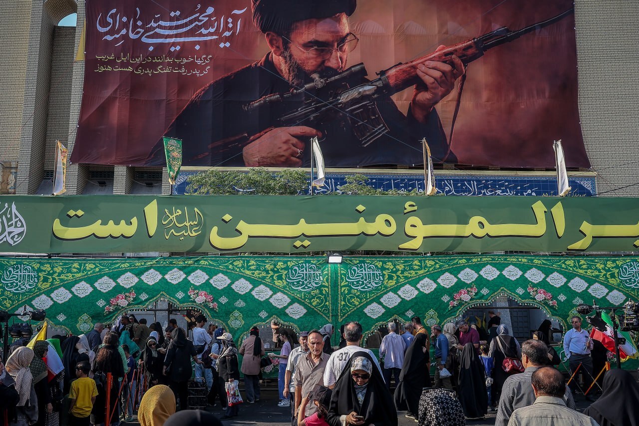 تهران غرق در شور عید غدیر؛ از میدان امام حسین(ع) تا میدان آزادی تهران غرق در شور عید غدیر؛ از میدان امام حسین(ع) تا میدان آزادی