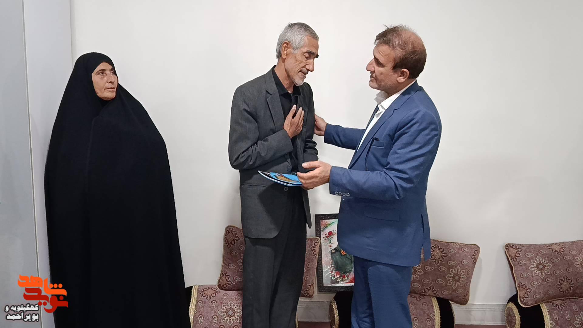 دیدار مدیرکل صدا و سیمای استان با خانواده شهیدان تقوی و توسلمند دیدار مدیرکل صدا و سیمای استان با خانواده شهیدان تقوی و توسلمند