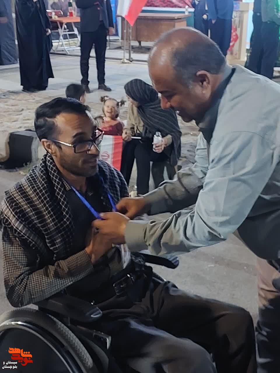 توزیع بیش از ۱۰۰۰ آیدیکارت مزین به تصاویر شهدای استان سیستان و بلوچستان توزیع بیش از ۱۰۰۰ آیدیکارت مزین به تصاویر شهدای استان سیستان و بلوچستان