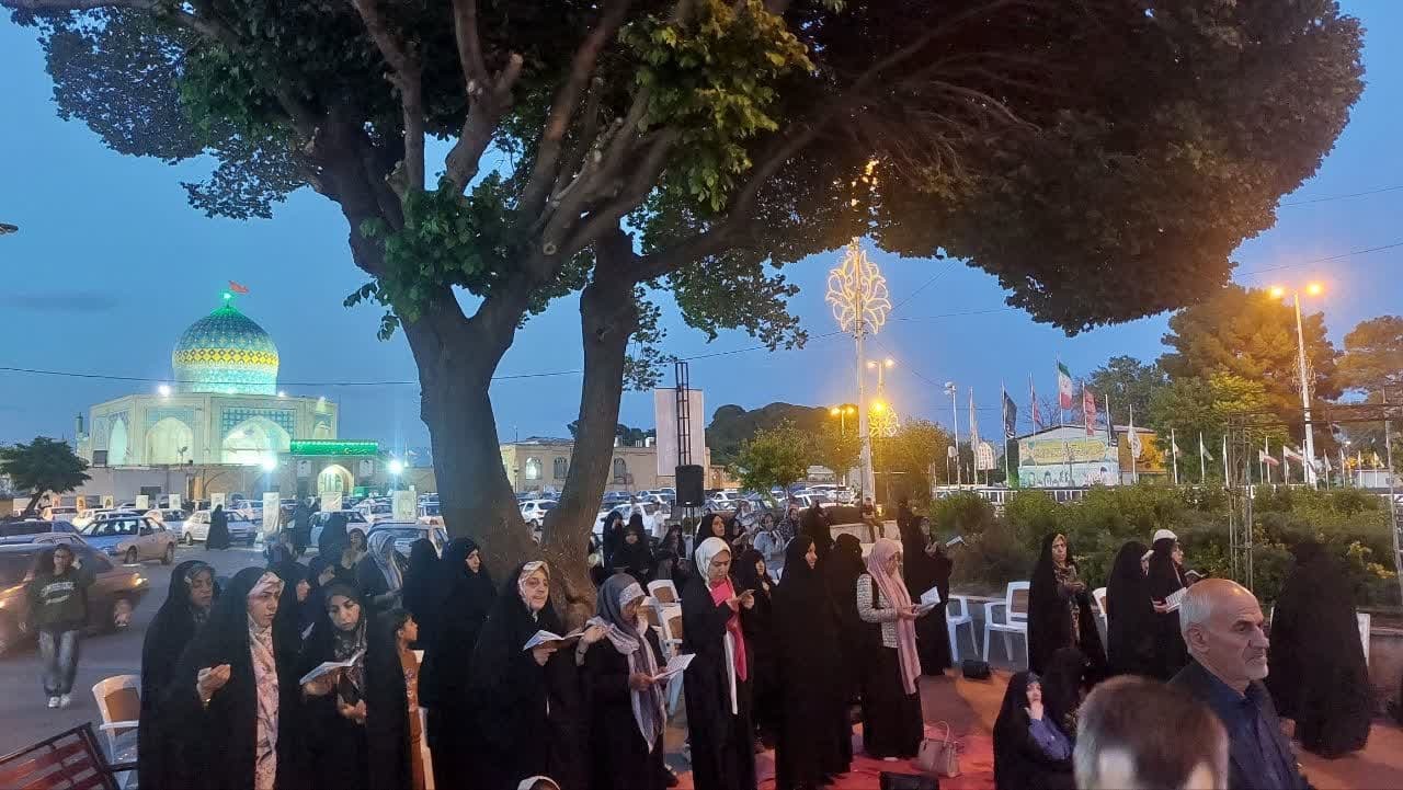 مراسم استغاثه به امام زمان(عج) در گلزار شهدای قزوین برگزار شد مراسم استغاثه به امام زمان(عج) در گلزار شهدای قزوین برگزار شد