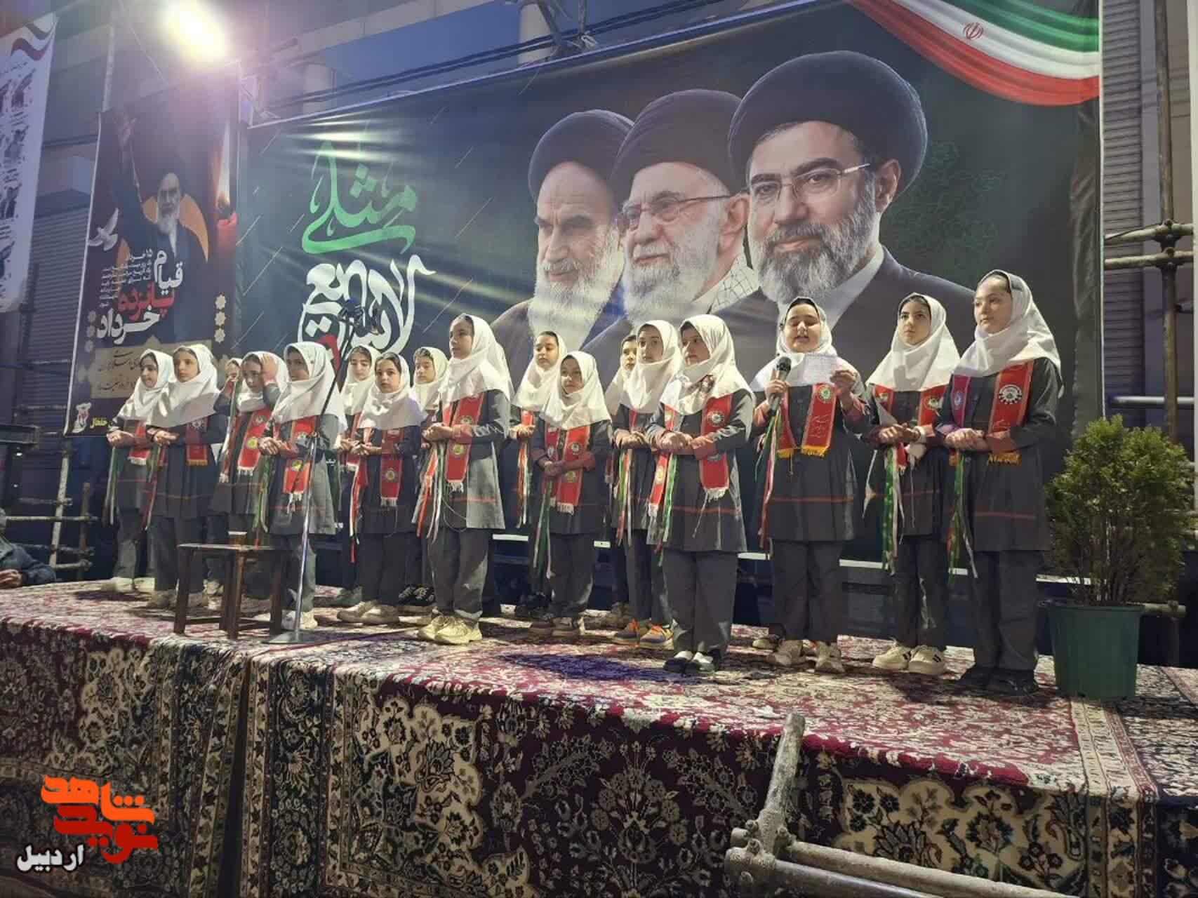 ملت ایران با تکیه بر فرهنگ ایثار و مقاومت از همه آزمونهای تاریخی عبور کرده است ملت ایران با تکیه بر فرهنگ ایثار و مقاومت از همه آزمونهای تاریخی عبور کرده است