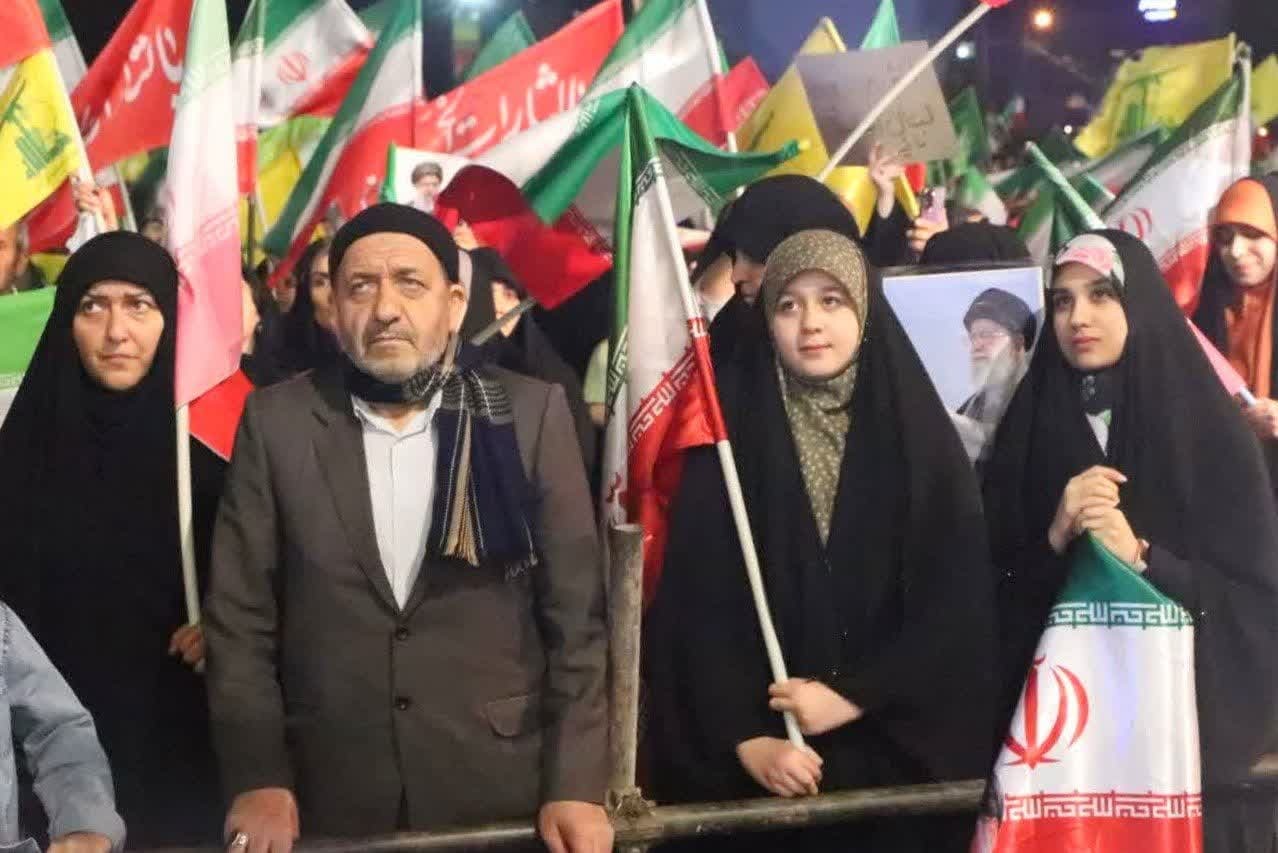 آیینه تمامنمای بصیرت و ولایتمداری مردم در یادواره شهدای سادات قزوین آیینه تمامنمای بصیرت و ولایتمداری مردم در یادواره شهدای سادات قزوین