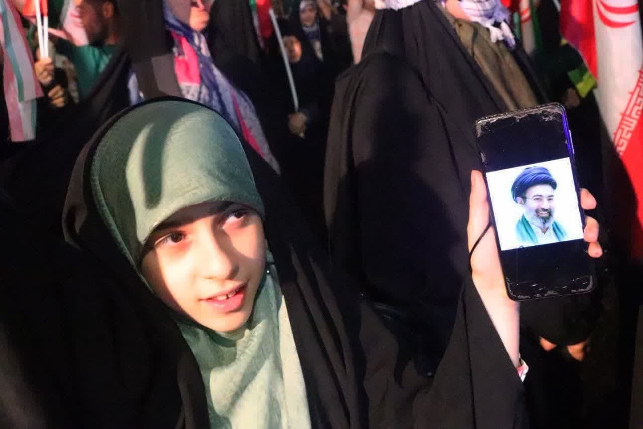 آیینه تمامنمای بصیرت و ولایتمداری مردم در یادواره شهدای سادات قزوین آیینه تمامنمای بصیرت و ولایتمداری مردم در یادواره شهدای سادات قزوین