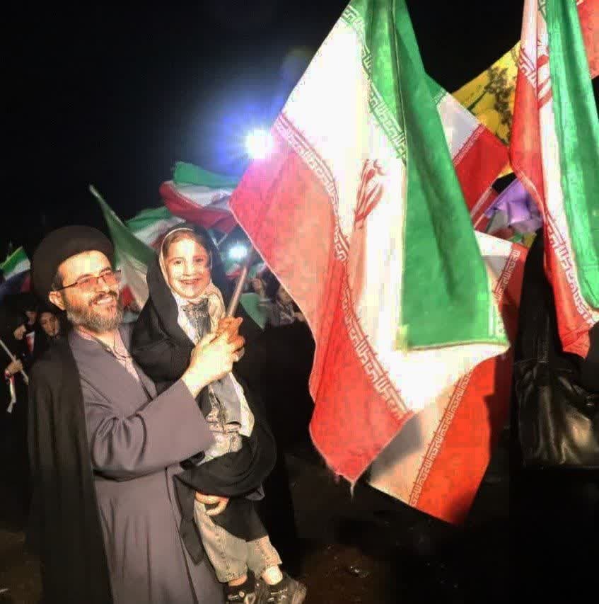 آیینه تمامنمای بصیرت و ولایتمداری مردم در یادواره شهدای سادات قزوین آیینه تمامنمای بصیرت و ولایتمداری مردم در یادواره شهدای سادات قزوین