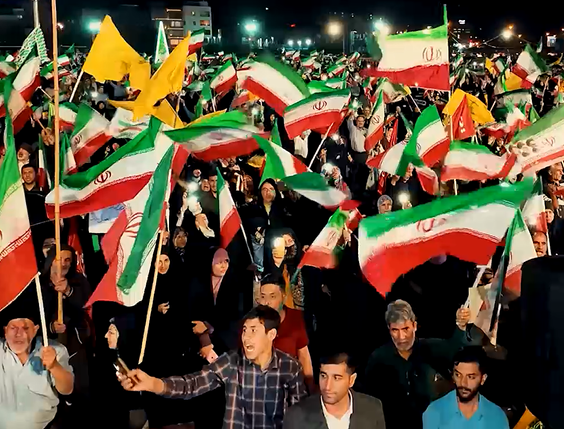 آیینه تمامنمای بصیرت و ولایتمداری مردم در یادواره شهدای سادات قزوین آیینه تمامنمای بصیرت و ولایتمداری مردم در یادواره شهدای سادات قزوین
