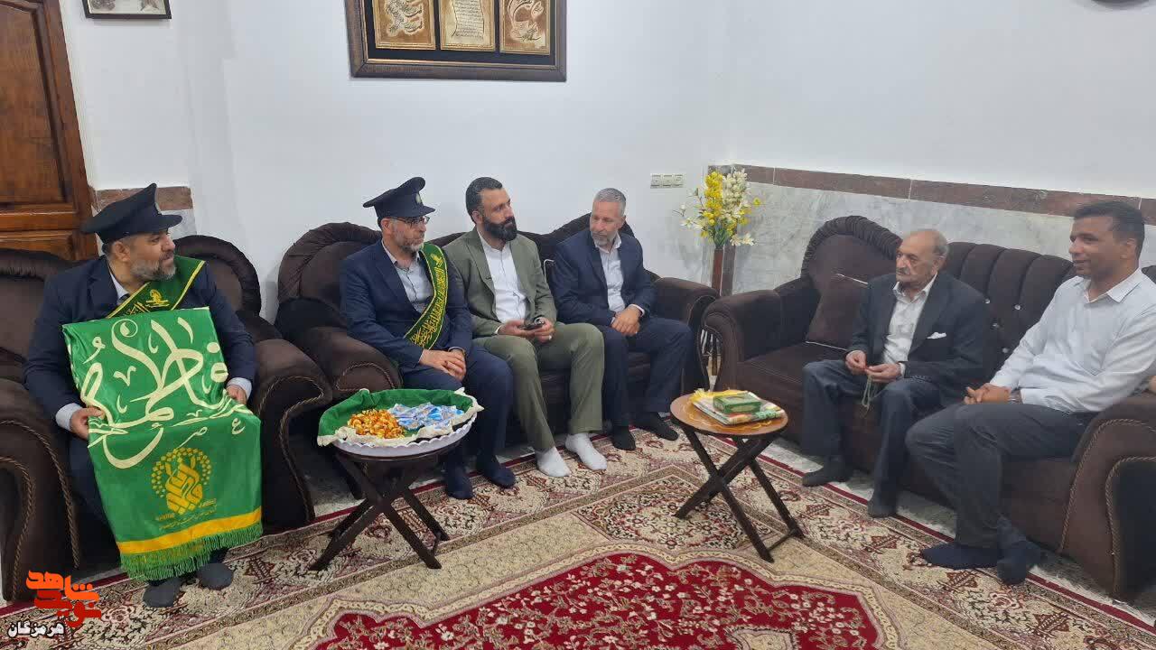 دیدار خادمان حرم حضرت معصومه(س) با خانواده شهدا و ایثارگران در قشم دیدار خادمان حرم حضرت معصومه(س) با خانواده شهدا و ایثارگران در قشم